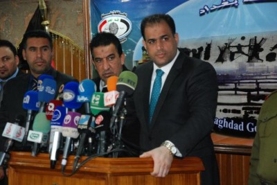  محافظ بغداد علي التميمي يدعو الحكومة الاتحادية والعشائر إلى منع العصابات من التجاوز على الأراضي الحكومية، فيما أكد أنه تم اعتقال عدد من المتجاوزين والمتاجرين