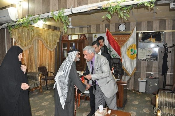 مديرية شهداء النجف الأشرف تباشر بتوزيع المنح المالية على ذوي الشهداء والبالغة ثلاثة مليارات ومئة وخمسة وخمسون مليون دينار