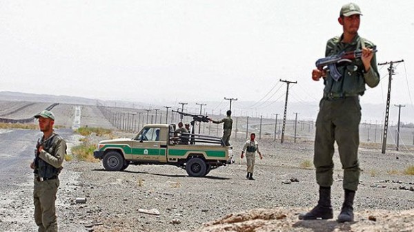 331698_Iran-soldiers-Pakistan border