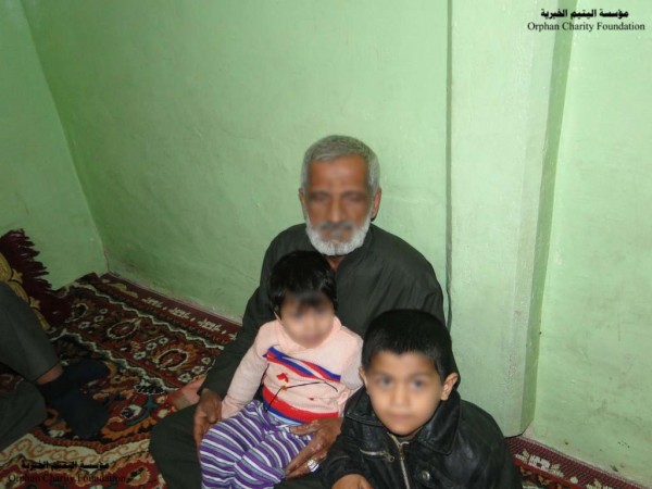 مؤسسة اليتيم الخيرية برعاية المرجع الكبير السيد الحكيم مد ظله ترعى احد اسر شهداء الحشد الشعبي