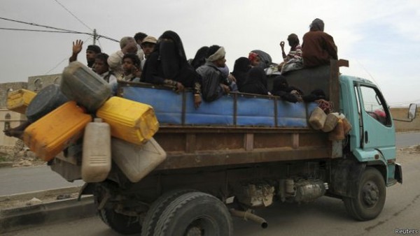 سكان صعدة يفرون إلى مناطق أخرى هربا من القصف