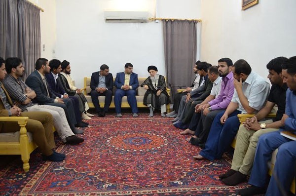 سماحة المرجع الكبير السيد الحكيم(دام ظله) خلال استقباله وفد نقابة المحامين في محافظة ميسان