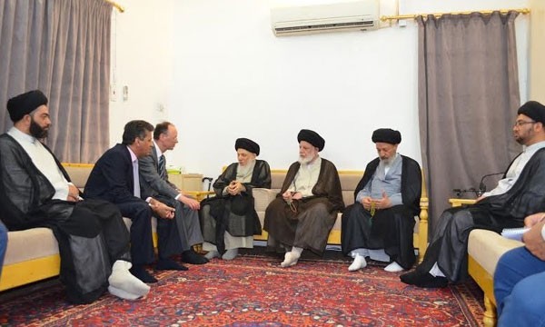 سماحة المرجع الديني الكبير آية الله العظمى السيد محمد سعيد الحكيم(مدّ ظله) خلال استقباله للسفير الألماني في العراق