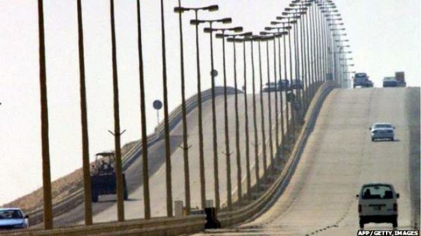 تقول السلطات البحرينية إن جسر الملك فهد الذي يصل البحرين بالسعودية كان أحد اهداف المخطط المزعوم 