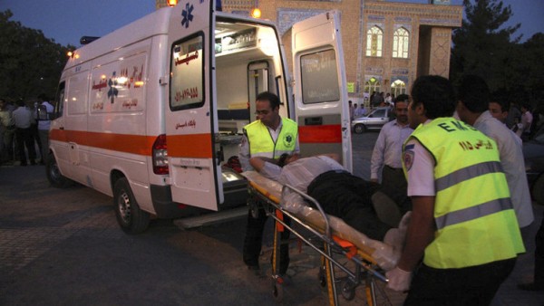 Reuters Stringer Iran طاقم إسعاف في مدينة مشهد (صورة أرشيفية) 