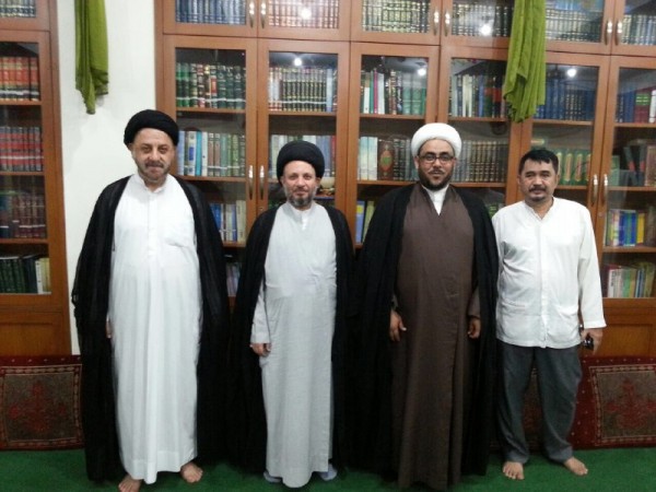 ممثل المرجع الكبير السيد الحكيم يجتمع مع شخصيات وعلماء الحضارمة في اندونيسيا