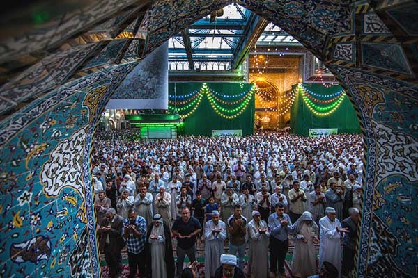 صلاة اعيد في كربلاء 