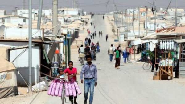نحو 86 في المئة من اللاجئين السوريين يعيشون في الأردن تحت خط الفقر (3.2 دولار يوميا). 