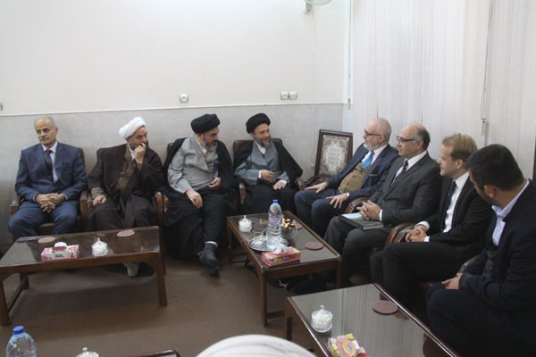 سماحة آية الله السيد رياض الحكيم يستقبل سفير السويد لدى إيران