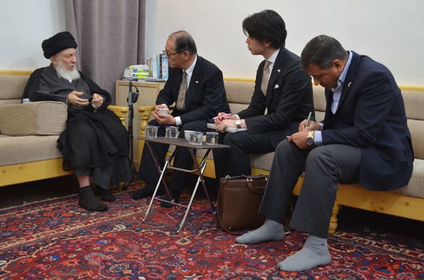 المرجع الحكيم للسفير الياباني: وظيفة المؤسسة الدينية الحفاظ على الدين من التحريف والدفاع عن المجتمع