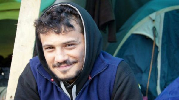 محمد حسين عجوز بعد أسابيع من وصوله إلى مخيم إيدوميني في مارس/آذار 2016 