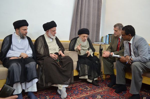 سماحة المرجع الديني الكبير السيد محمد سعيد الحكيم (مدّ ظله)خلال استقبال سماحته ممثل الأمين العام للأمم المتحدة في العراق يان كوبيتش