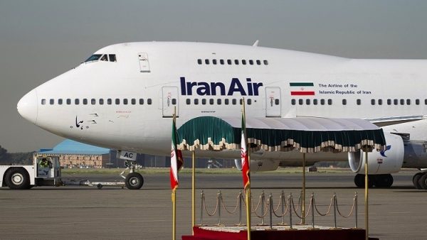 Reuters Morteza Nikoubazl طائرة تابعة لشركة "إيران إير" 