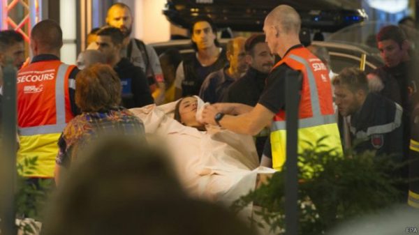 160715070937_emergency_team_members_assist_wounded_people_nice_640x360_epa