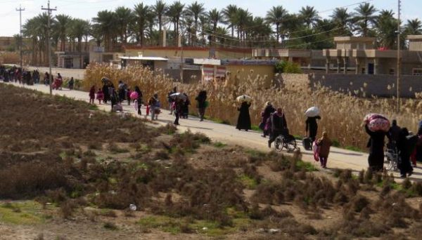 عزوف العوائل عن العودة بسبب الألغام(معاد الدليمي/Getty)