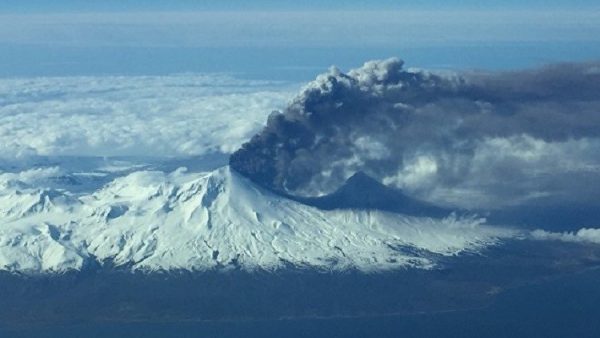 بركان بافلوف في ألاسكا 