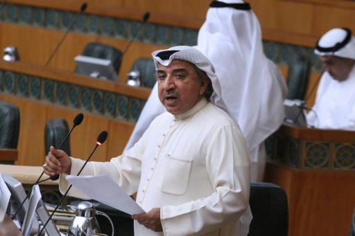 © اف ب/ارشيف | صورة تعود الى 7 نيسان/ابريل 2015 للنائب الكويتي عبد الحميد دشتي في البرلمان الكويتي
