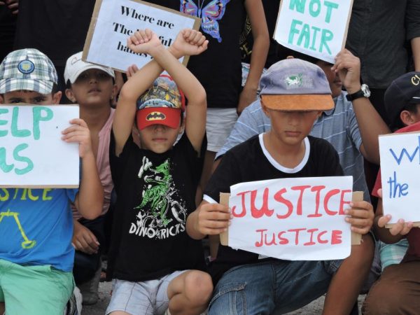 أستراليا: انتهاكات مروّعة وإهمال اللاجئين في ناورو يكشف التحقيق في جزيرة نائية في المحيط الهادئ الانتهاكات المتعمدة المخفية بجدار من السريّة 